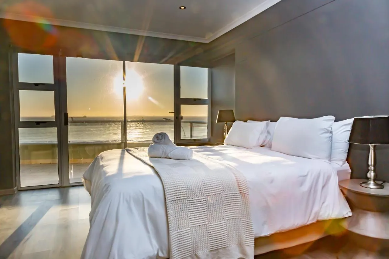 Spacious Luxury 3 Bedroom Apartment B401 Sea Spray Cape Town